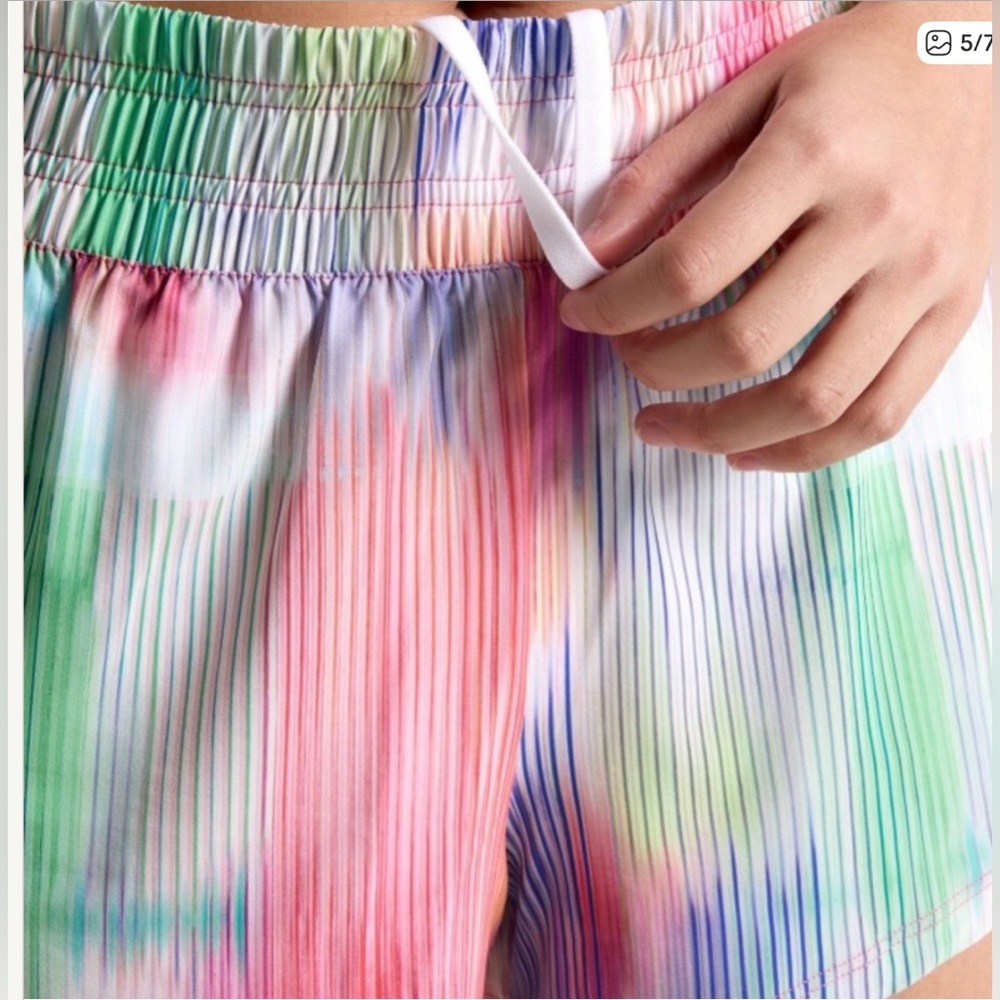 DSG - NWT - Medium & Large - Women's Pastel High Rise Stride Shorts - Picture 4 of 11